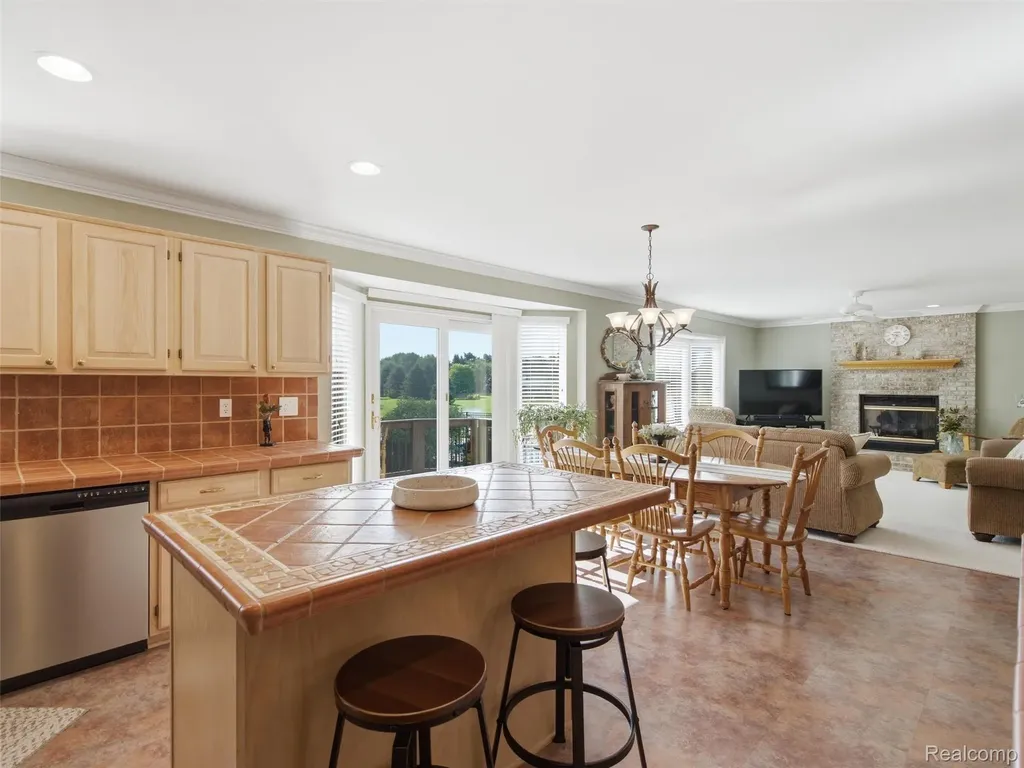 313 Moonlite Court Brandon Charter Township MI 48348