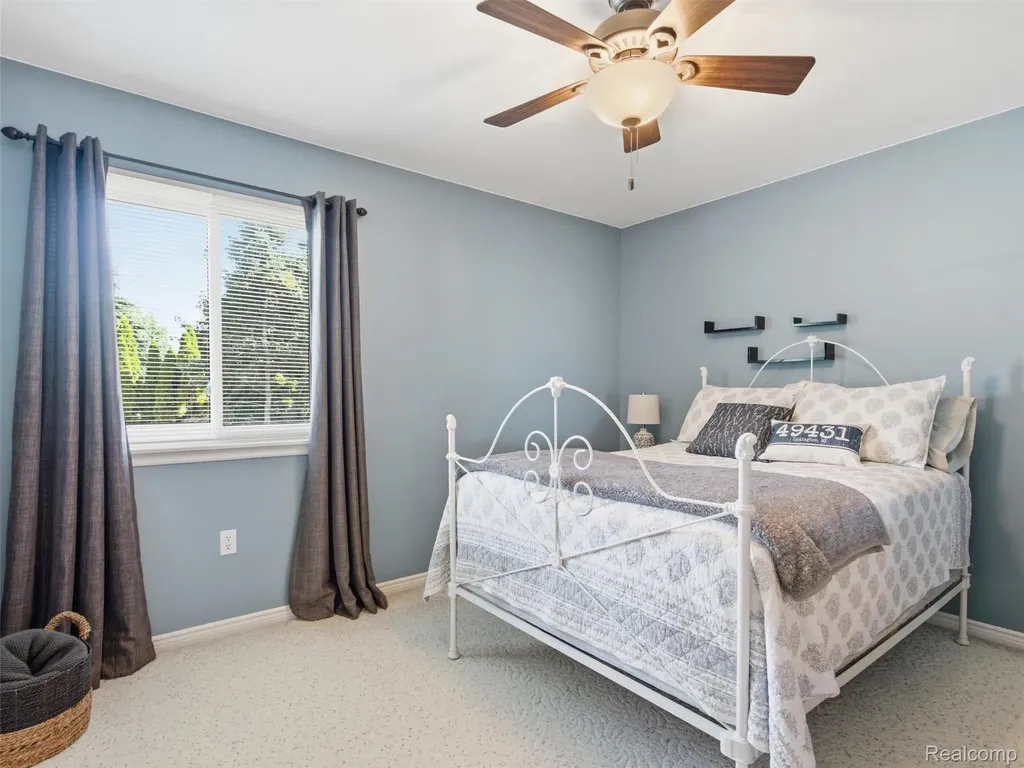313 Moonlite Court Brandon Charter Township MI 48348