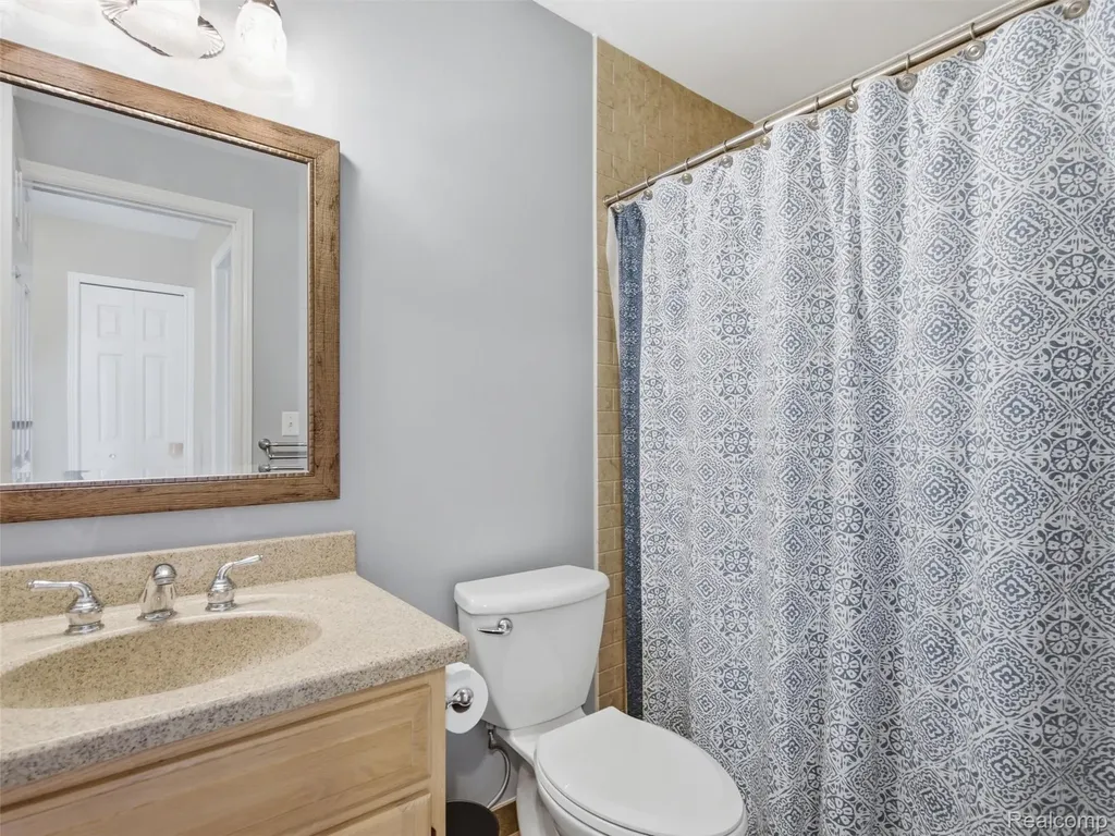313 Moonlite Court Brandon Charter Township MI 48348