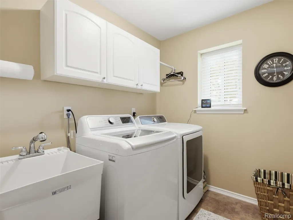 313 Moonlite Court Brandon Charter Township MI 48348
