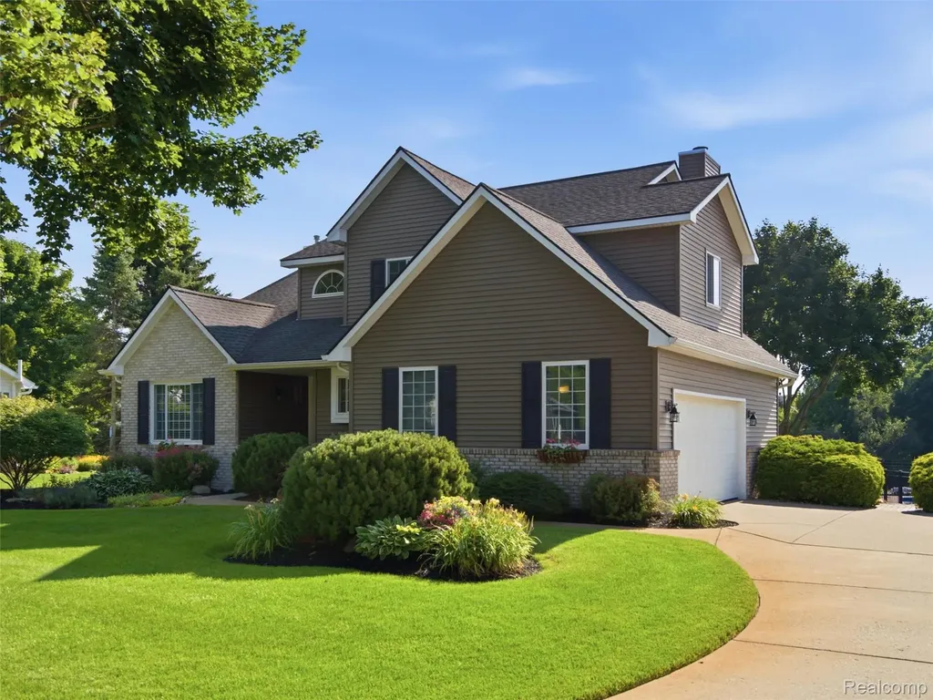 313 Moonlite Court Brandon Charter Township MI 48348
