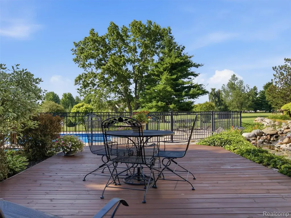 313 Moonlite Court Brandon Charter Township MI 48348