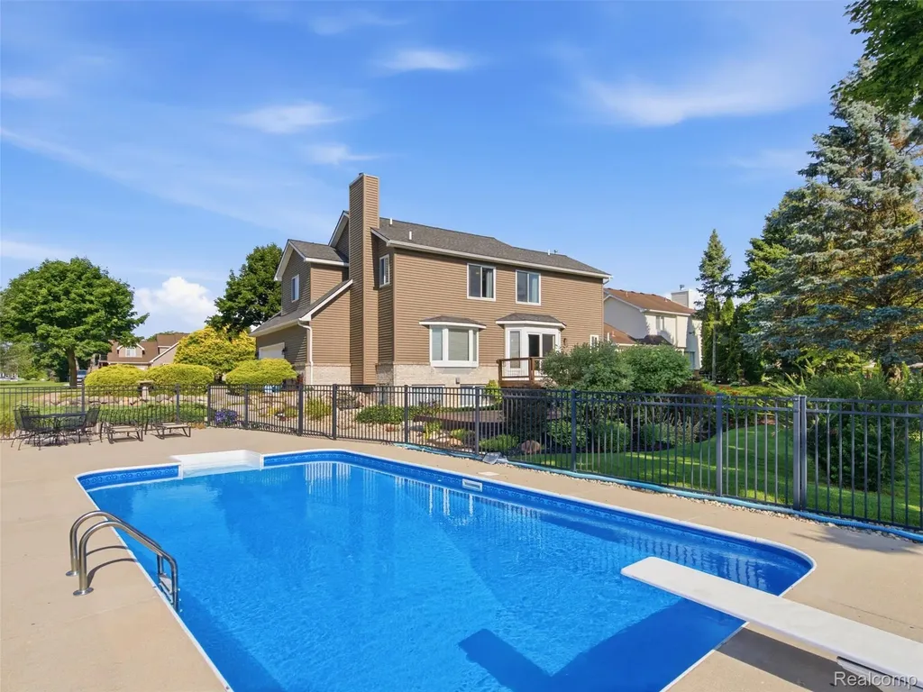 313 Moonlite Court Brandon Charter Township MI 48348