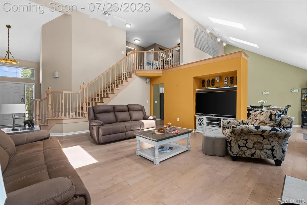 19550 Shorecrest Drive Clinton Charter Township MI 48038