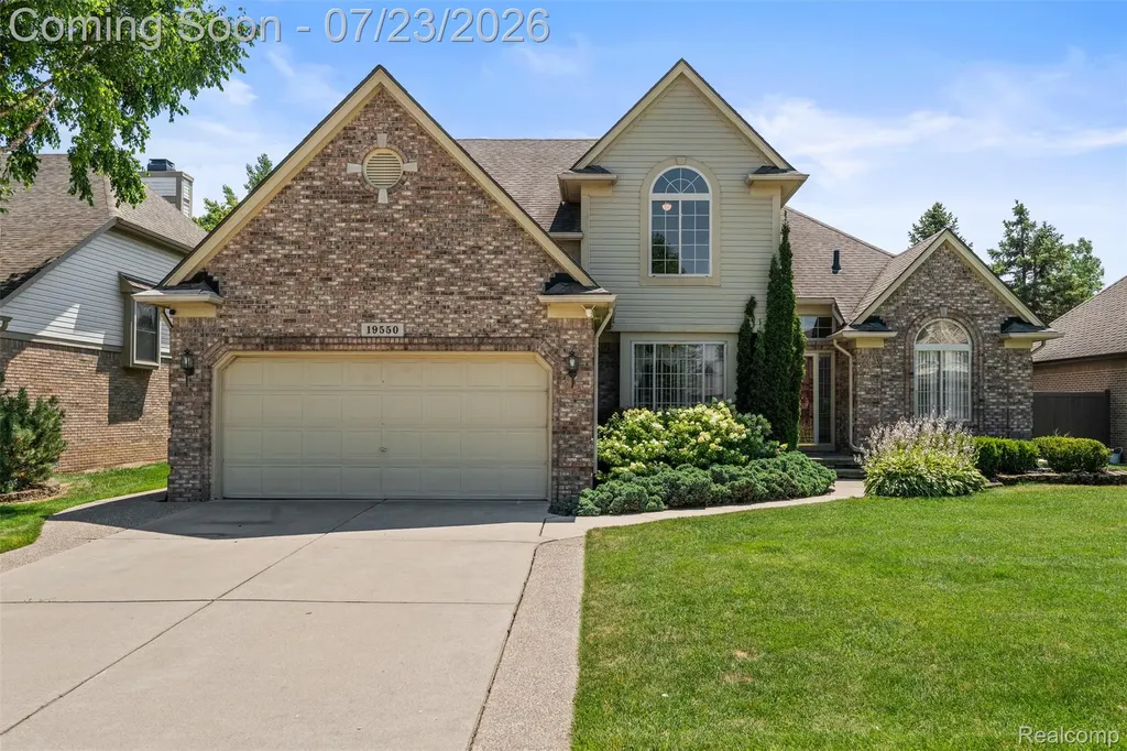19550 Shorecrest Drive Clinton Charter Township MI 48038