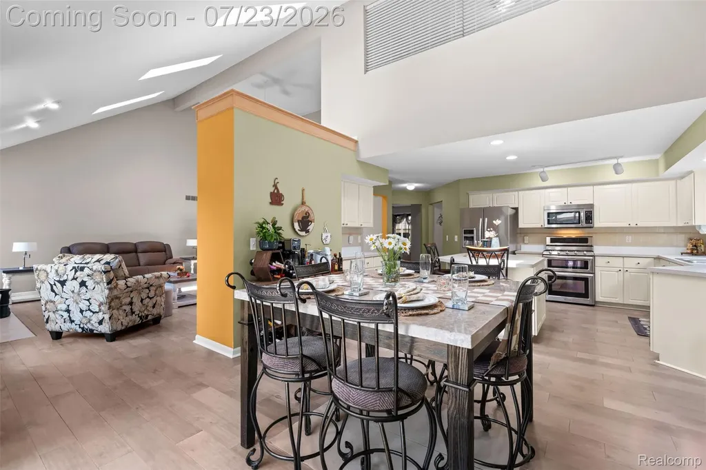 19550 Shorecrest Drive Clinton Charter Township MI 48038