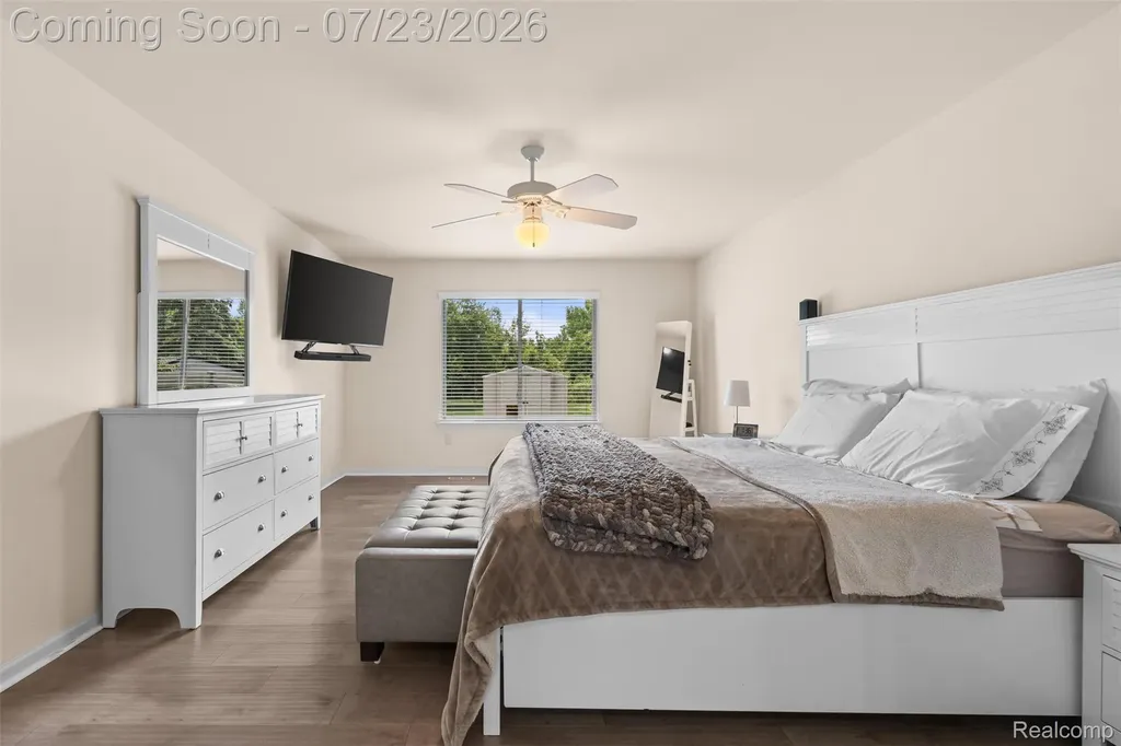19550 Shorecrest Drive Clinton Charter Township MI 48038