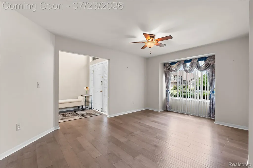19550 Shorecrest Drive Clinton Charter Township MI 48038