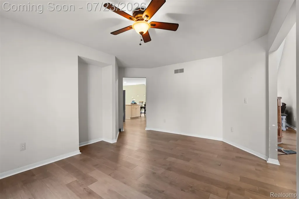 19550 Shorecrest Drive Clinton Charter Township MI 48038