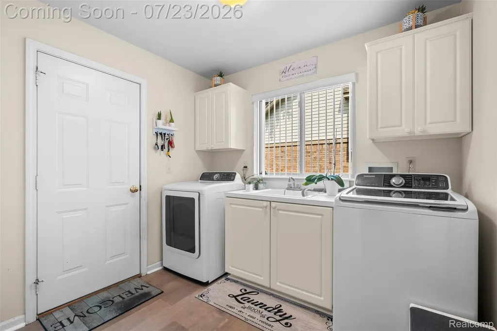 19550 Shorecrest Drive Clinton Charter Township MI 48038