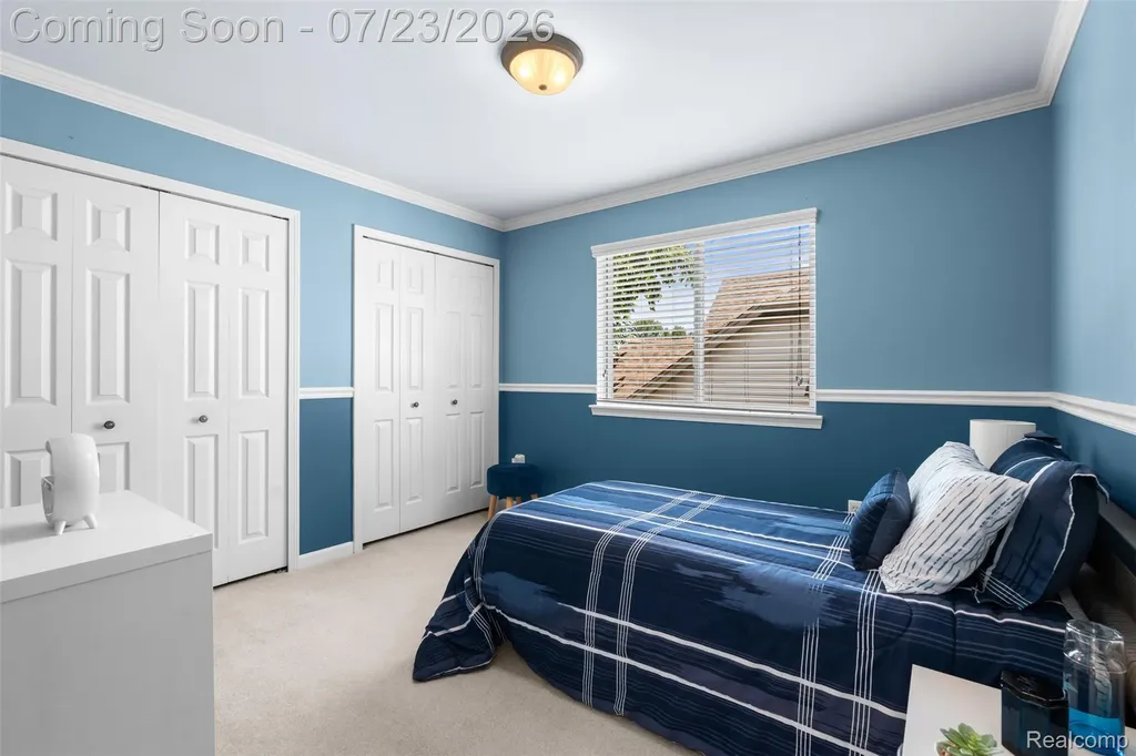 19550 Shorecrest Drive Clinton Charter Township MI 48038