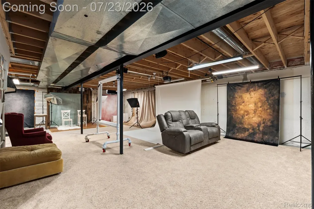 19550 Shorecrest Drive Clinton Charter Township MI 48038