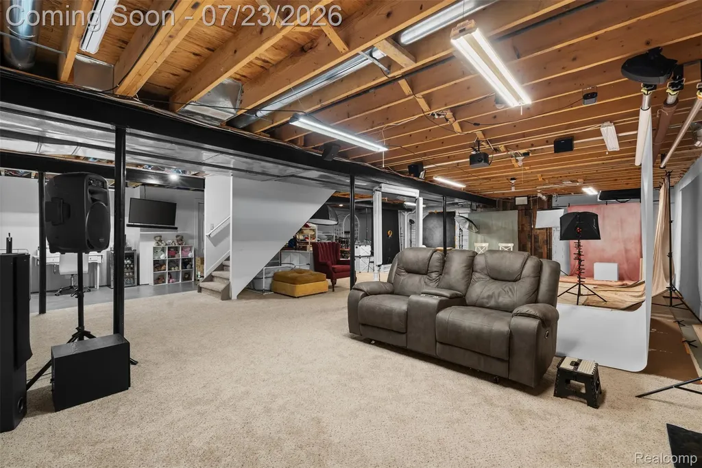19550 Shorecrest Drive Clinton Charter Township MI 48038