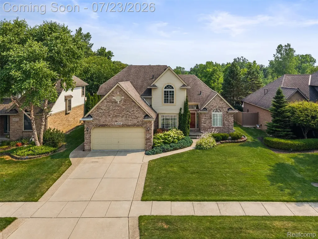 19550 Shorecrest Drive Clinton Charter Township MI 48038