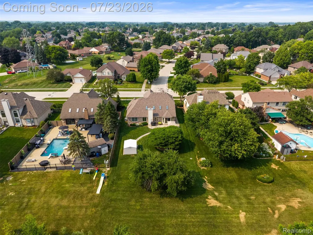 19550 Shorecrest Drive Clinton Charter Township MI 48038