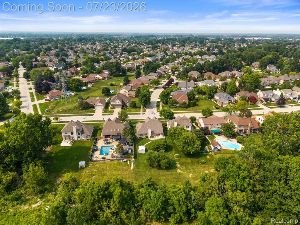 19550 Shorecrest Drive Clinton Charter Township MI 48038