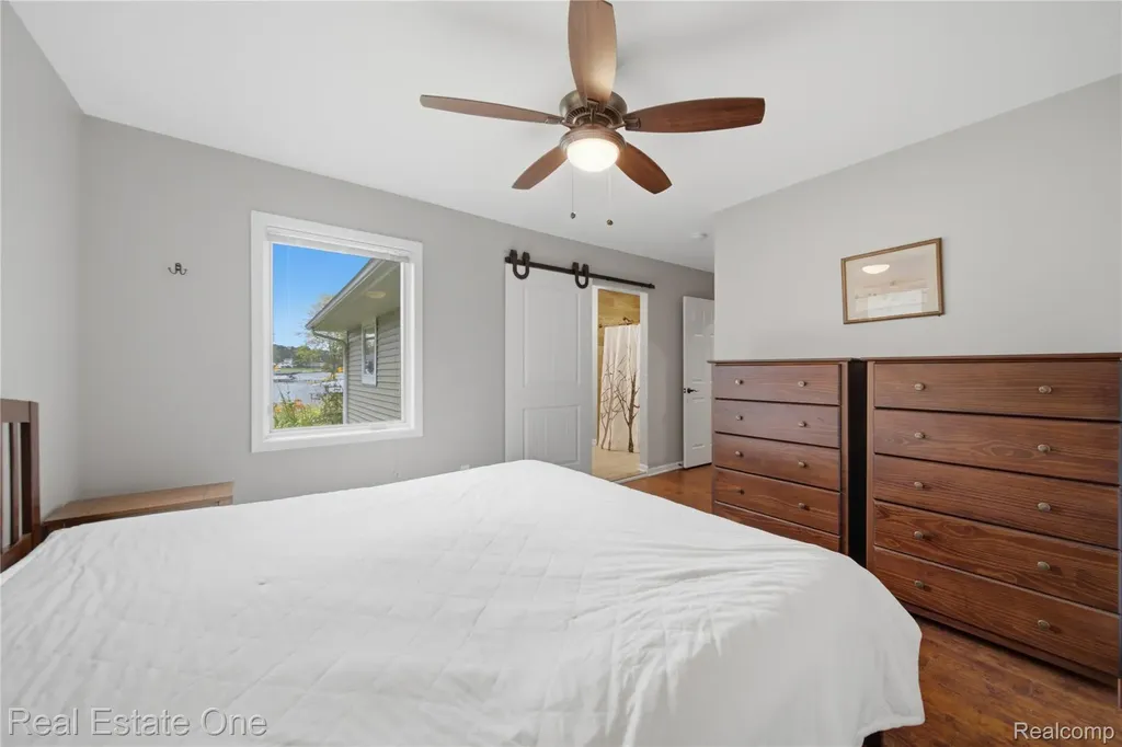2939 Tamarack Lake Drive Hamburg Township MI 48169