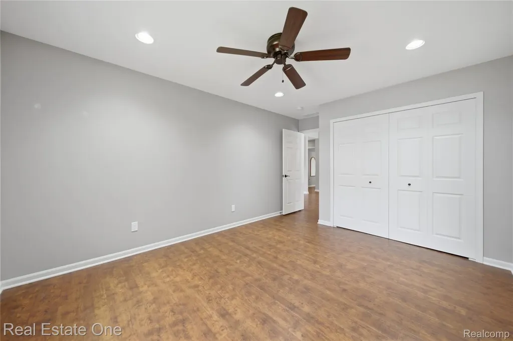 2939 Tamarack Lake Drive Hamburg Township MI 48169
