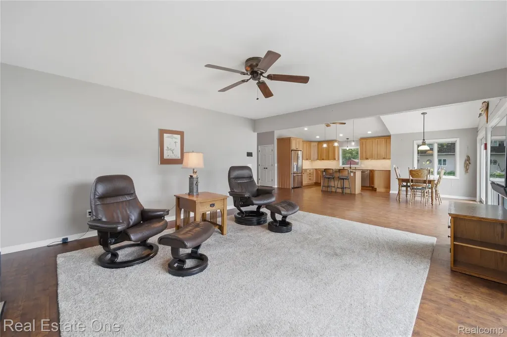 2939 Tamarack Lake Drive Hamburg Township MI 48169