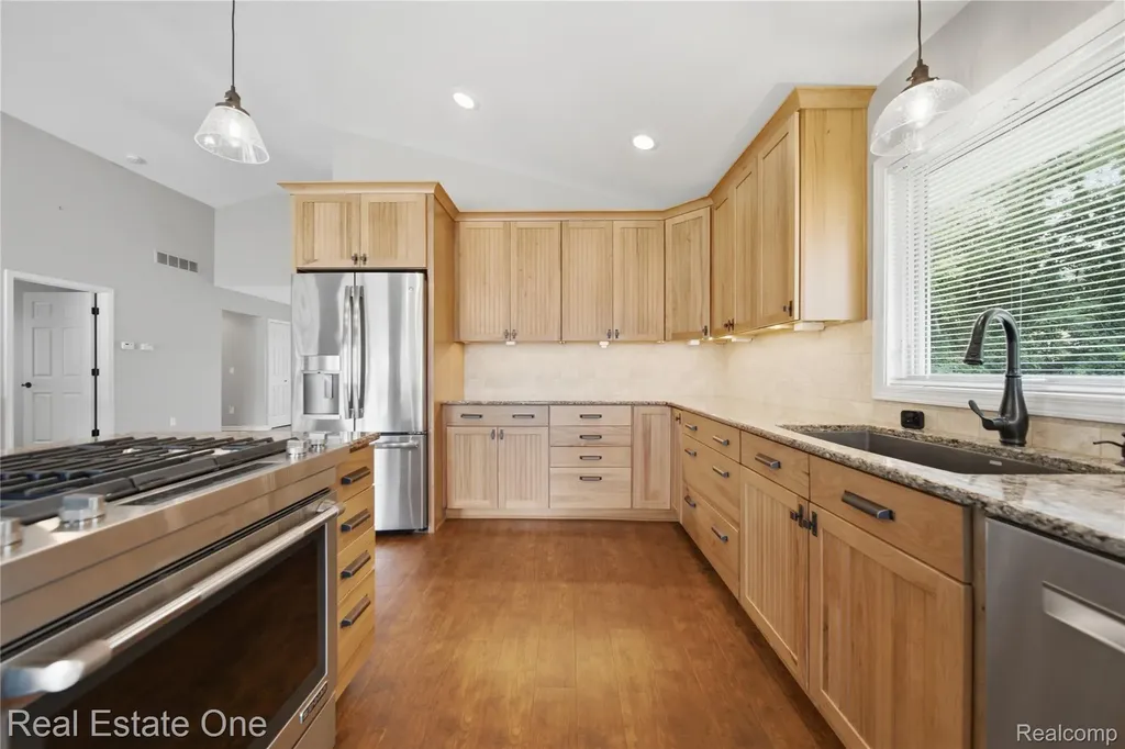 2939 Tamarack Lake Drive Hamburg Township MI 48169