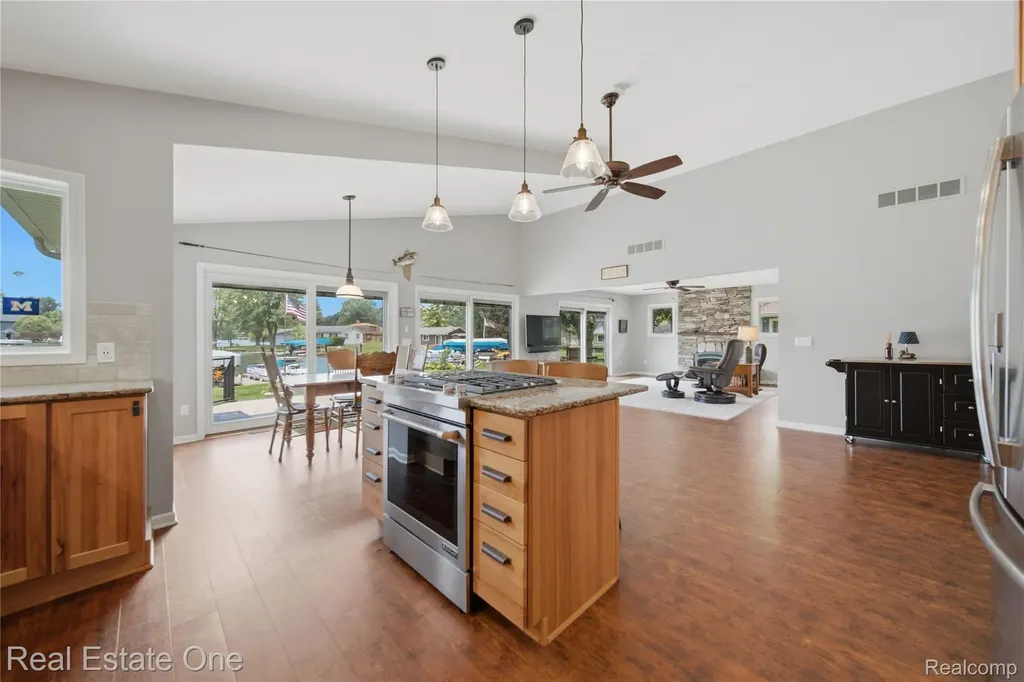 2939 Tamarack Lake Drive Hamburg Township MI 48169