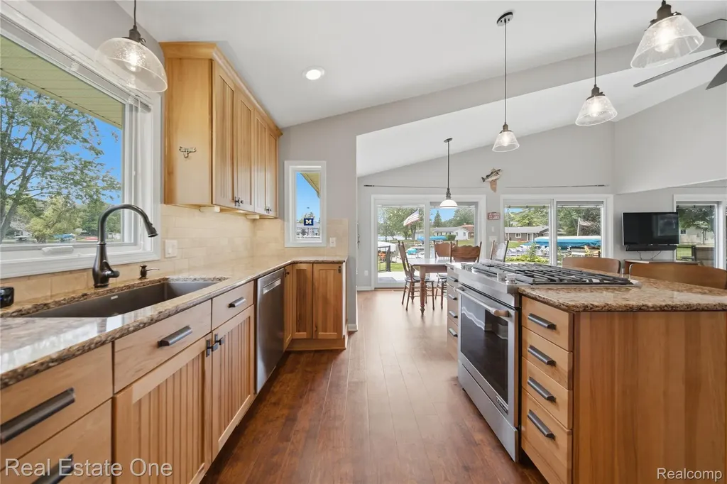 2939 Tamarack Lake Drive Hamburg Township MI 48169