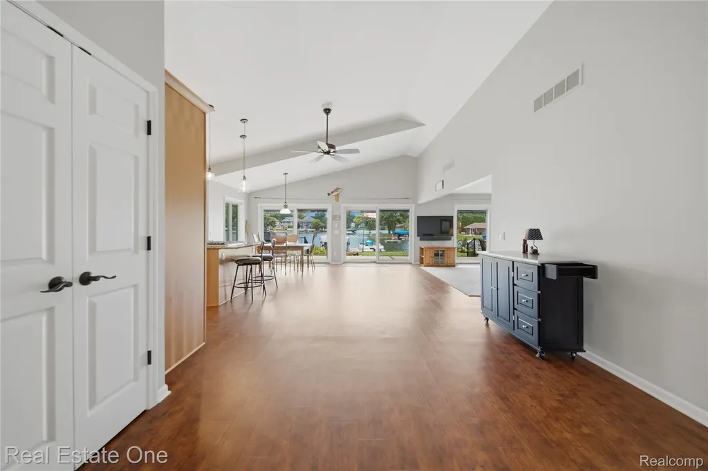 2939 Tamarack Lake Drive Hamburg Township MI 48169