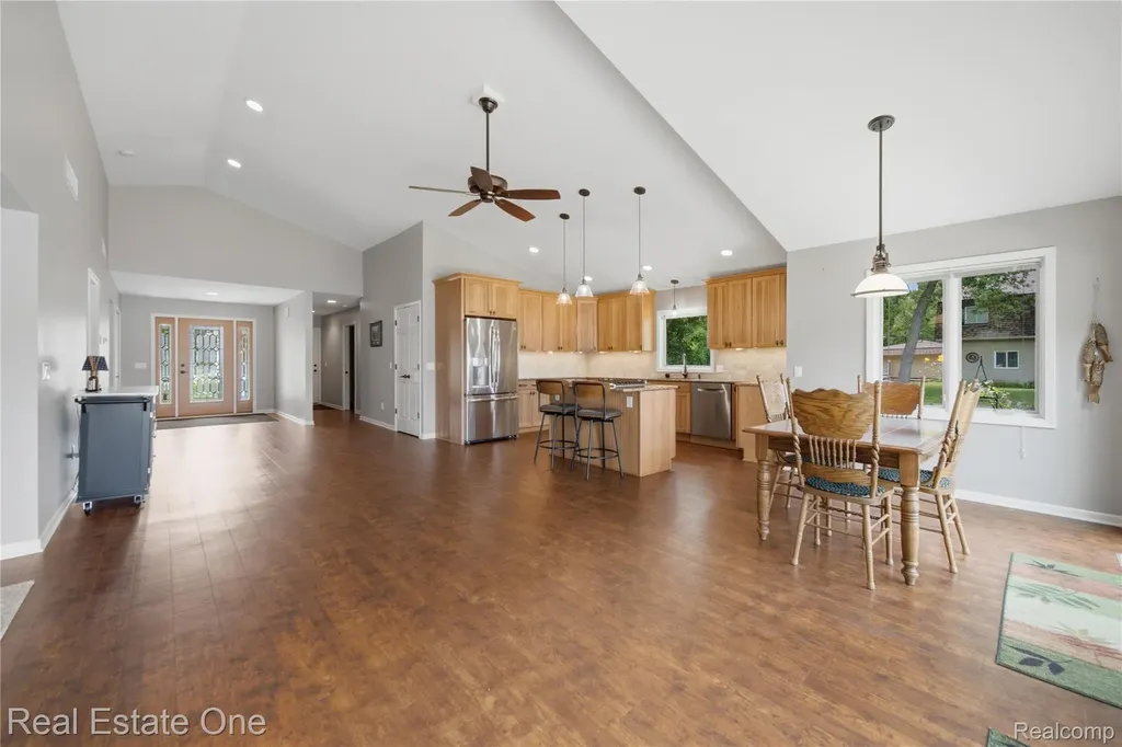 2939 Tamarack Lake Drive Hamburg Township MI 48169