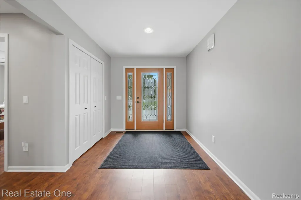 2939 Tamarack Lake Drive Hamburg Township MI 48169