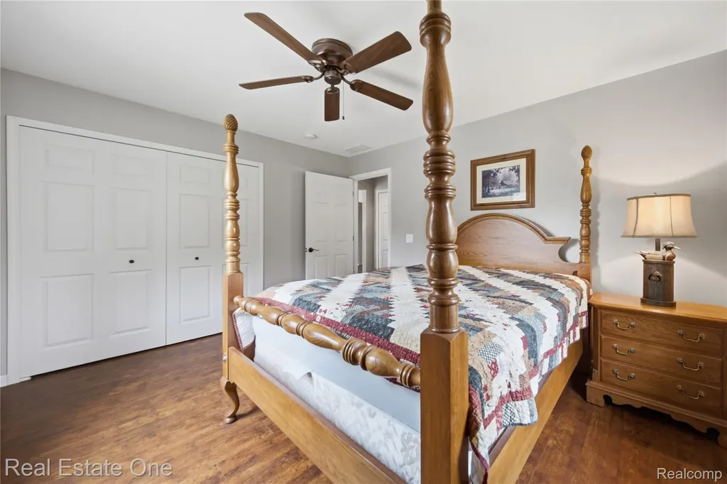 2939 Tamarack Lake Drive Hamburg Township MI 48169