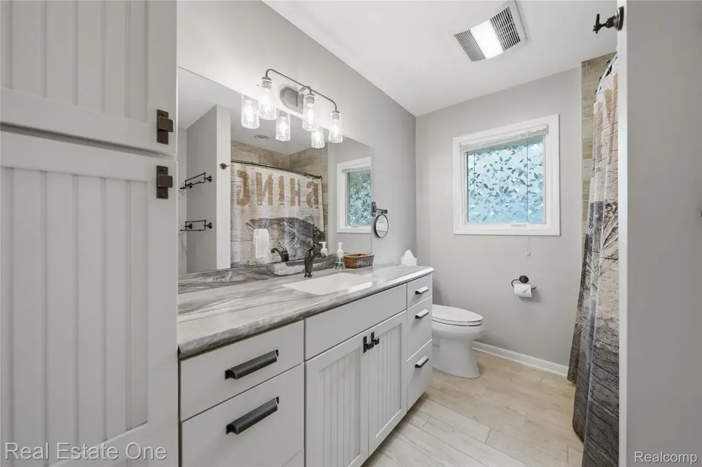 2939 Tamarack Lake Drive Hamburg Township MI 48169