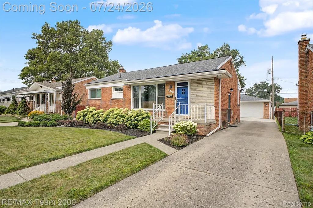 447 Gilman Street Garden City City MI 48135