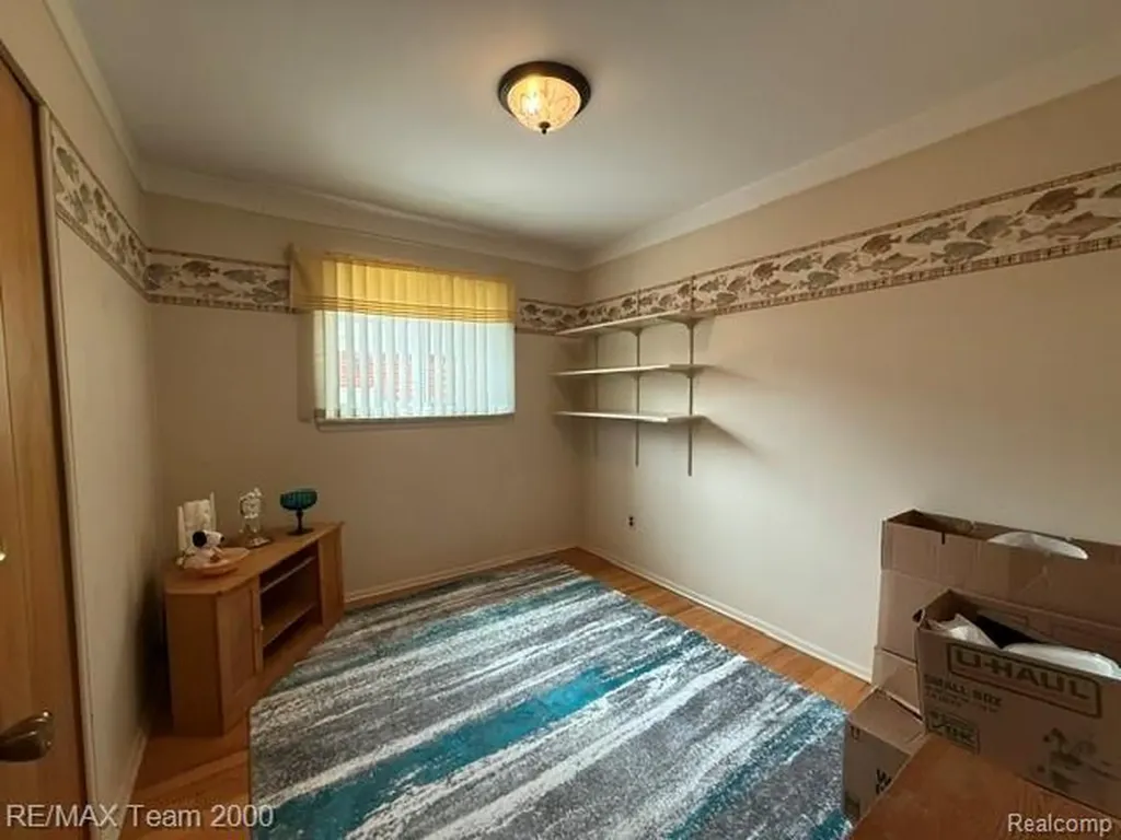 15195 Russell Avenue Allen Park City MI 48101