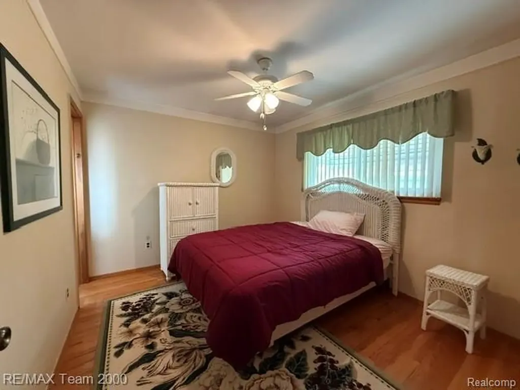 15195 Russell Avenue Allen Park City MI 48101