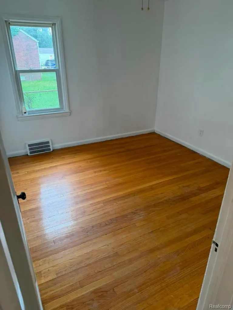 7323 Mettetal Street Detroit City MI 48228