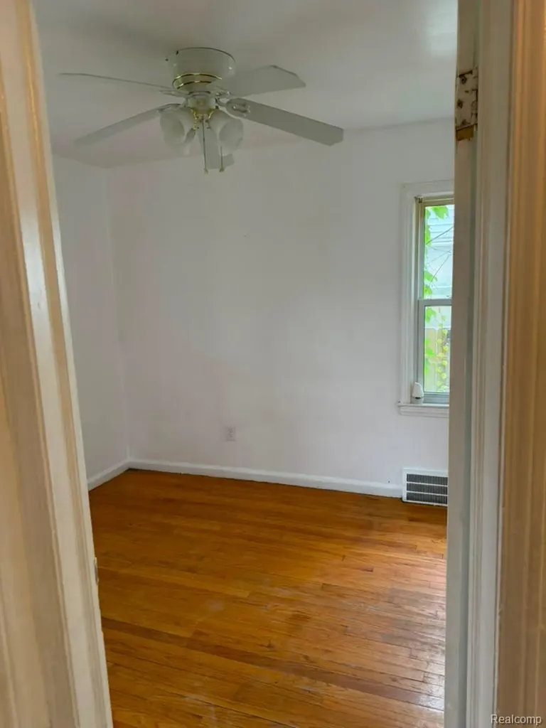 7323 Mettetal Street Detroit City MI 48228