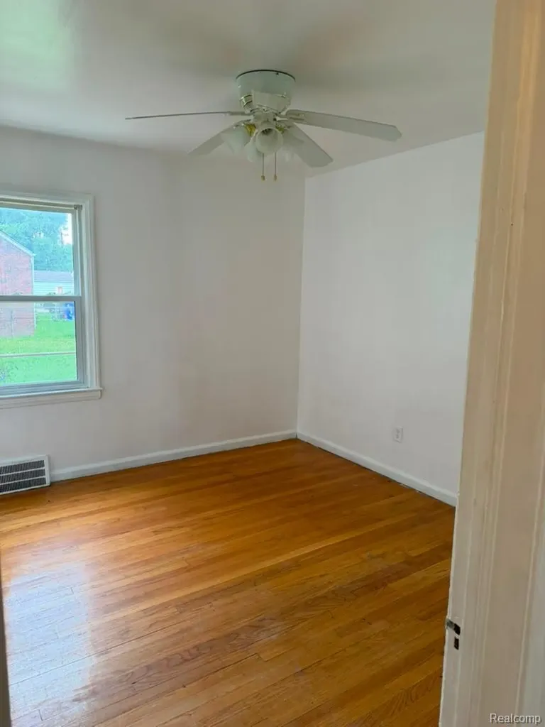 7323 Mettetal Street Detroit City MI 48228