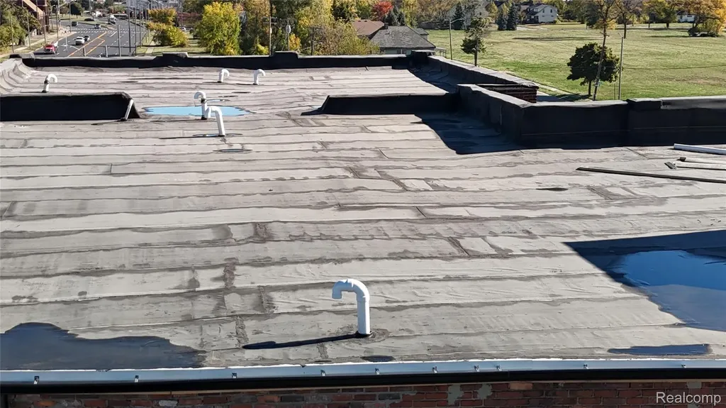 2277 W Davison Detroit City MI 48238