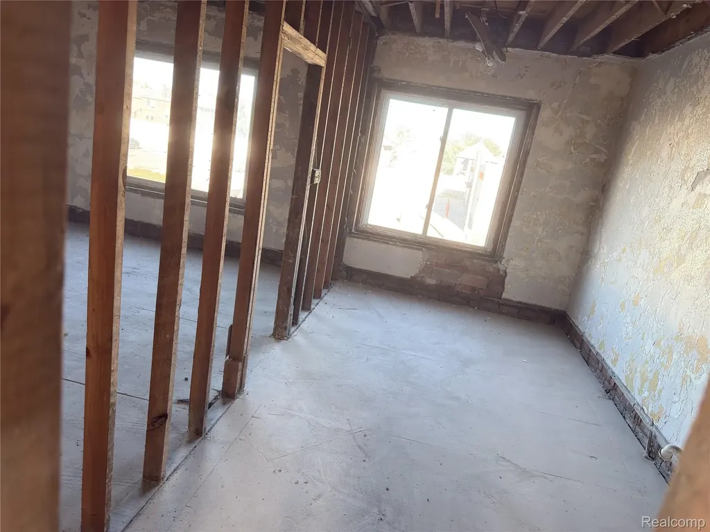 2277 W Davison Detroit City MI 48238