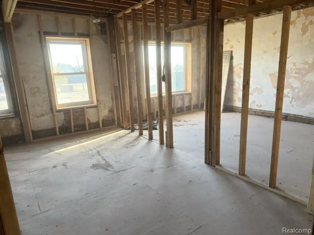 2277 W Davison Detroit City MI 48238