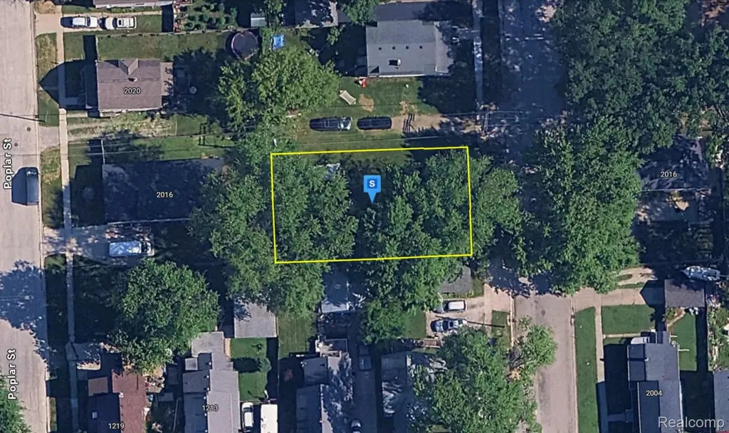 2015 Elk Street Port Huron City MI 48060