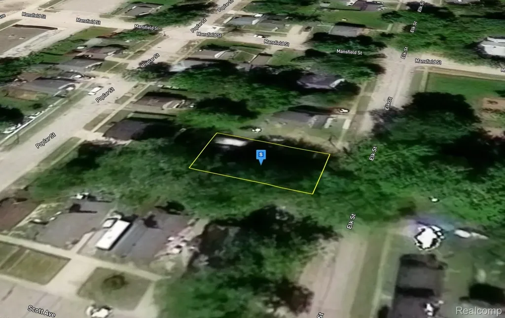 2015 Elk Street Port Huron City MI 48060