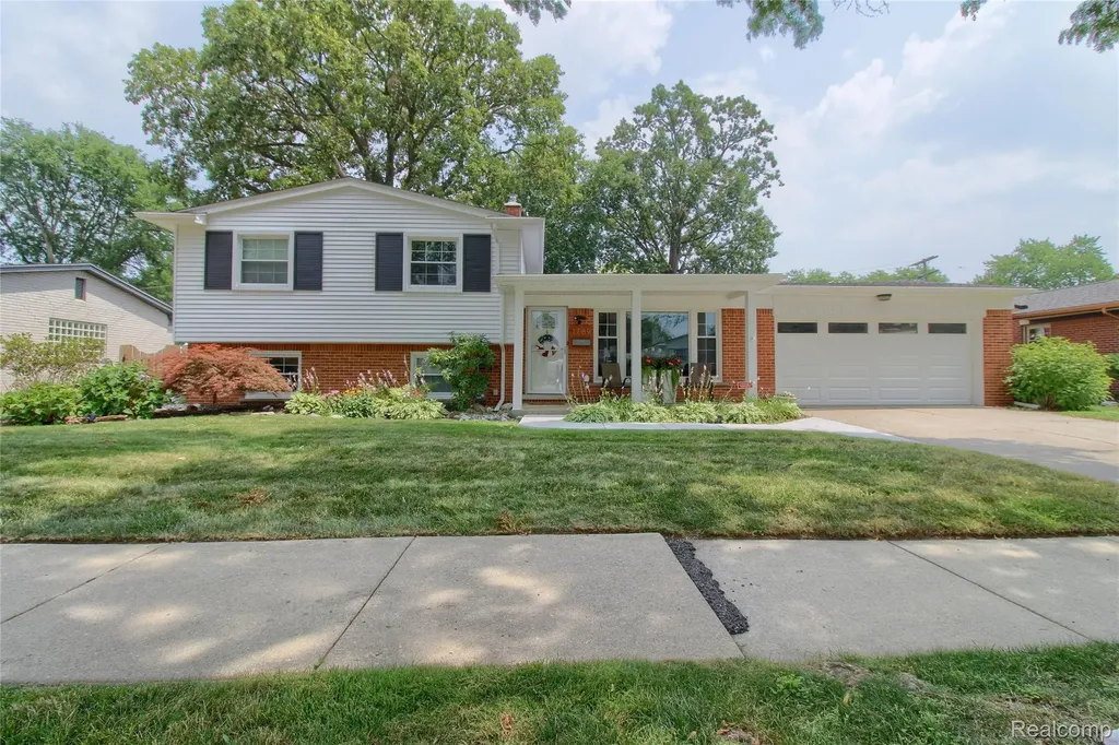 1789 Boxford Street Trenton City MI 48183