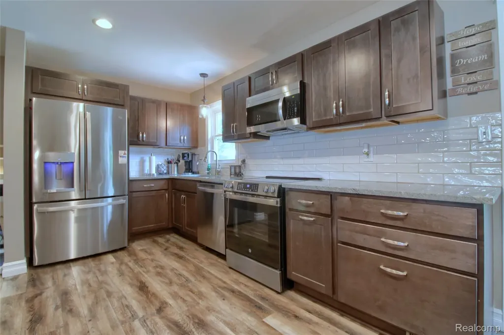 1789 Boxford Street Trenton City MI 48183