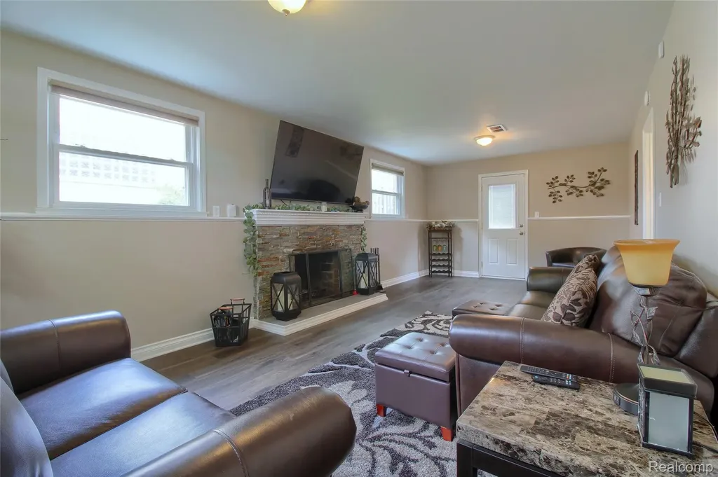 1789 Boxford Street Trenton City MI 48183