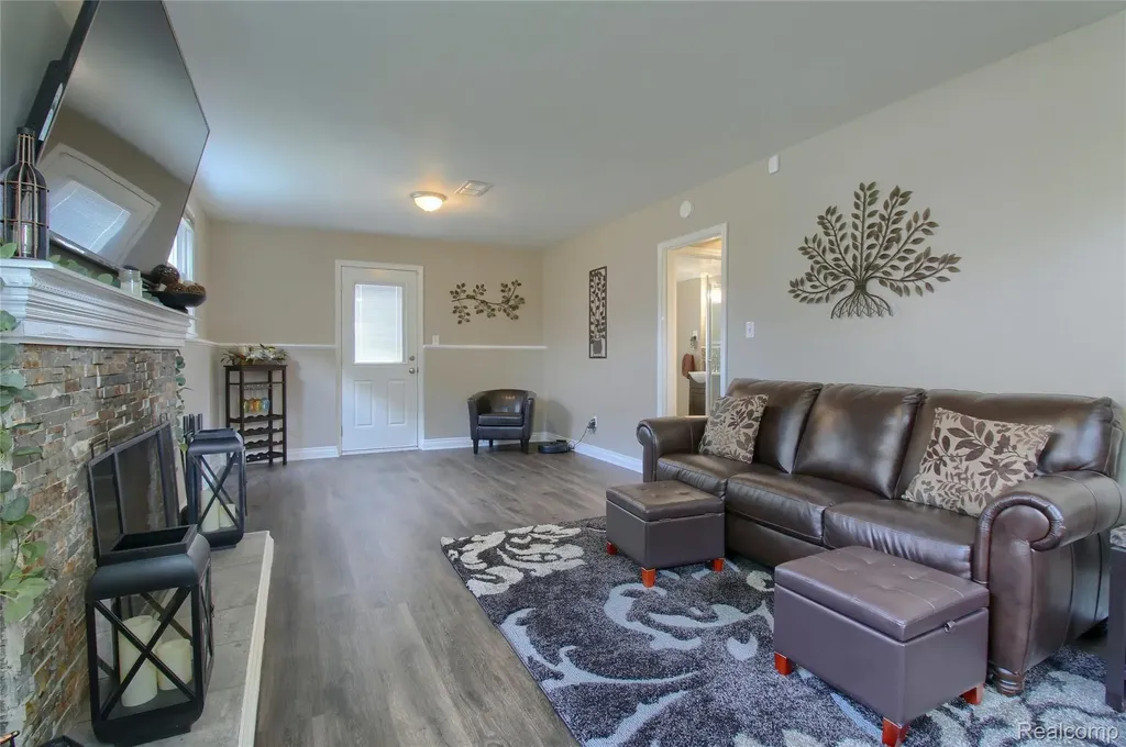1789 Boxford Street Trenton City MI 48183