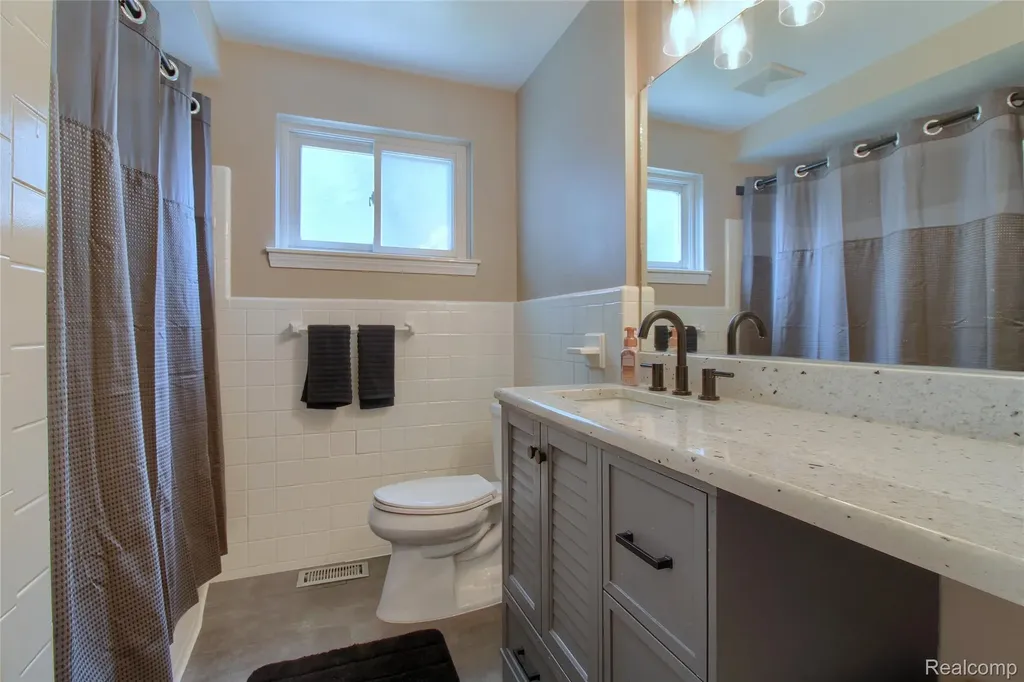 1789 Boxford Street Trenton City MI 48183