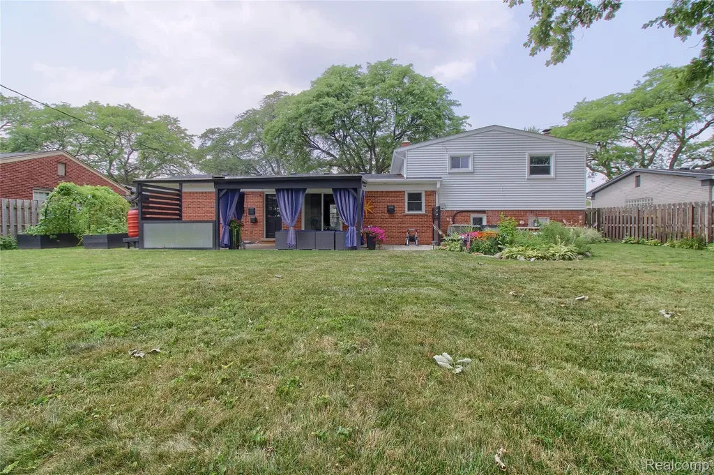 1789 Boxford Street Trenton City MI 48183