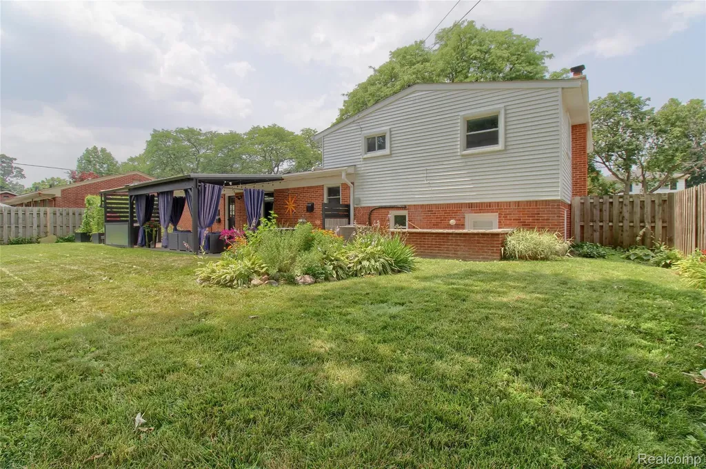 1789 Boxford Street Trenton City MI 48183