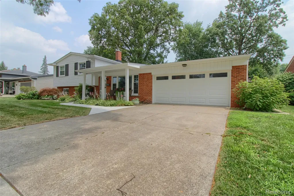 1789 Boxford Street Trenton City MI 48183